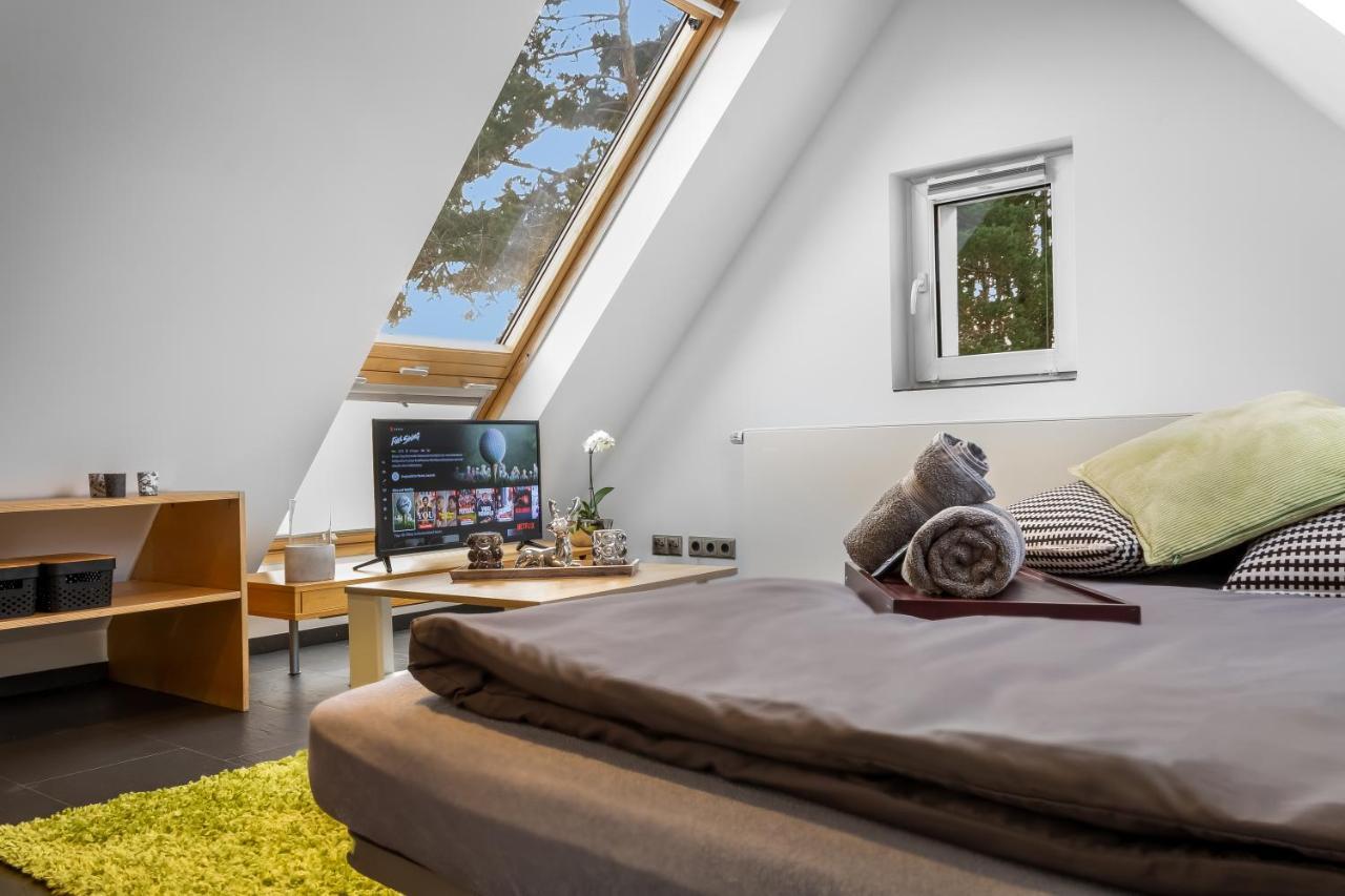 Gesamte Unterkunft - Buero - Kueche - Netflix Neurenberg Buitenkant foto